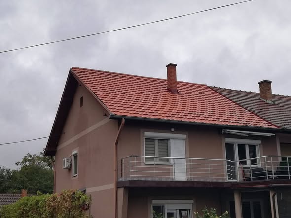 Novoizrađen krov kuće sa crepom – građevinski radovi Požarevac