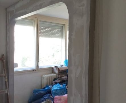 Gletovanje zidova i priprema površine pre krečenja