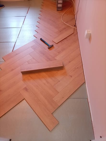 laminat-riblja-kost-parket-keramika-novo-u-ponudi-01